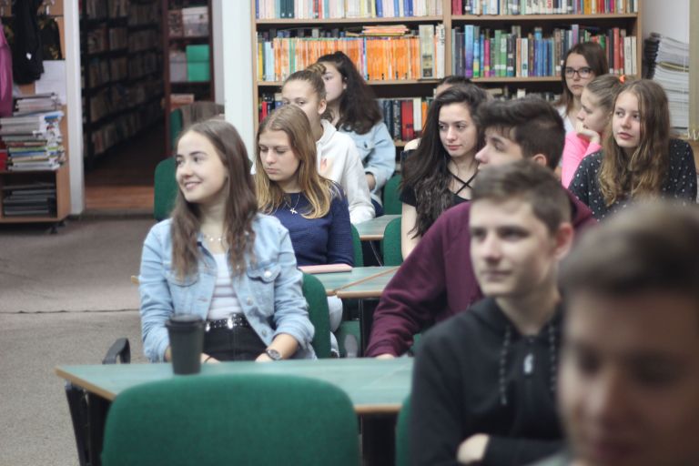 Borovszky- köteteket adtak át