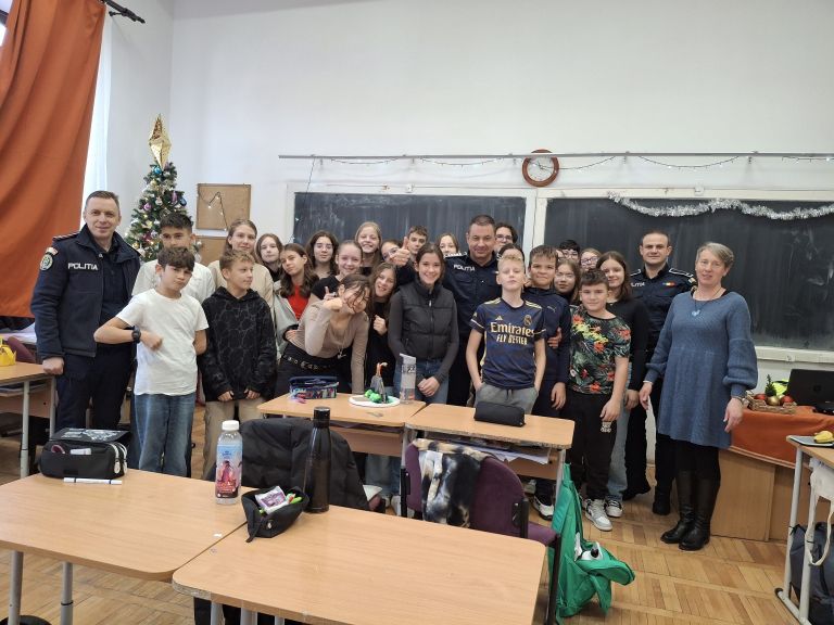 Bullyingról beszélgettek a rendőrök a hatodikosokkal