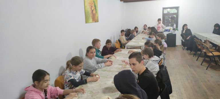 Cipógyúrás és szekerezés a Napraforgó Alkotótáborban